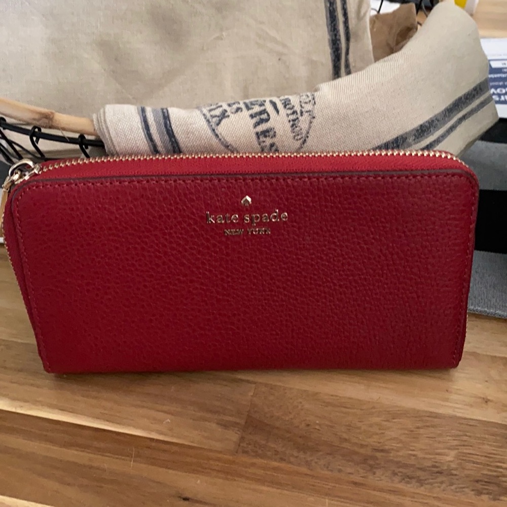 Kate Spade NWT Leila large continental wallet pebbled leather red